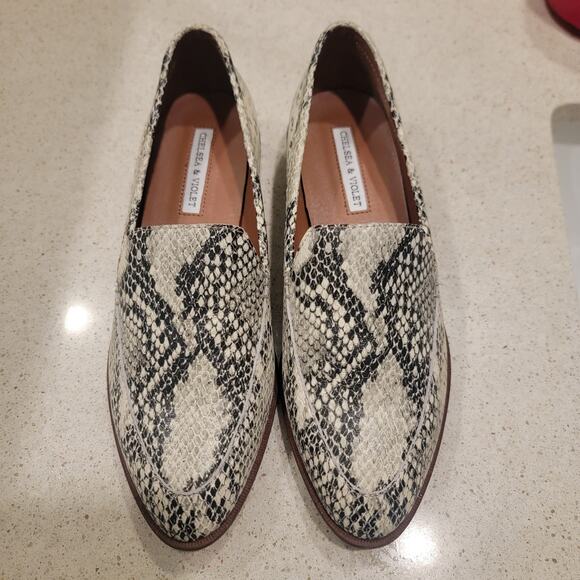 Chelsea & Violet Jenna Faux Snake Print Leather Tailored Loafers‎ Size 7 Retro - Picture 9 of 10